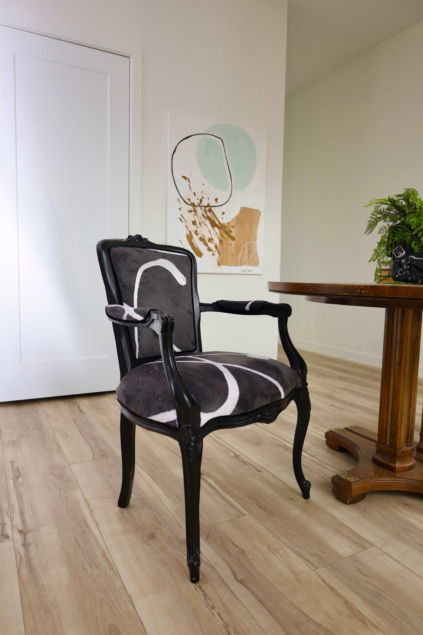 Balance Black Antique Armchairs